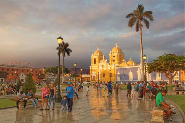 The main square (la plaza de armas)