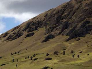 Excursión a la cantera de estatuas Moai 